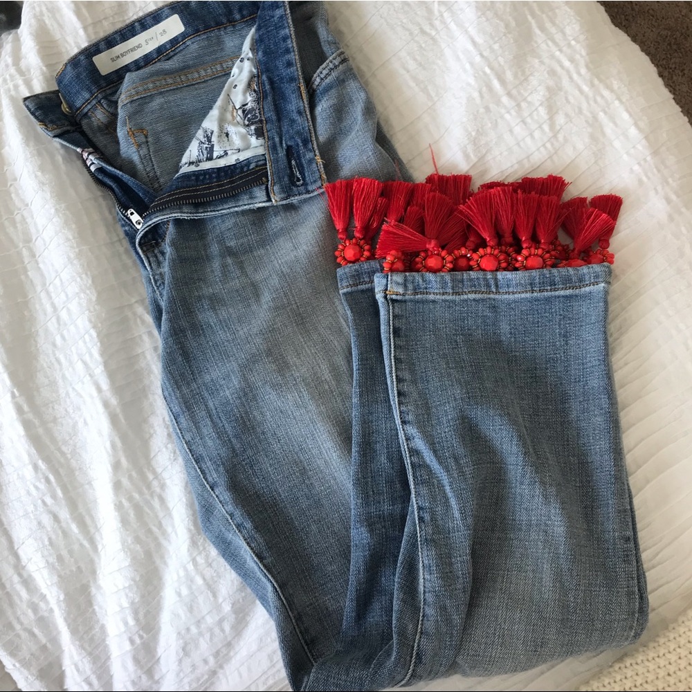 Anthropolgogie flower tassel boyfriend jeans